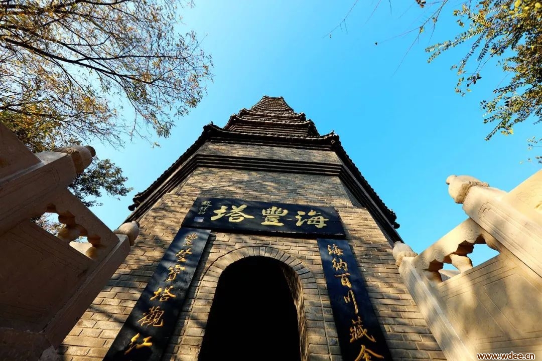 �߽�����£���Լ����һĨ��